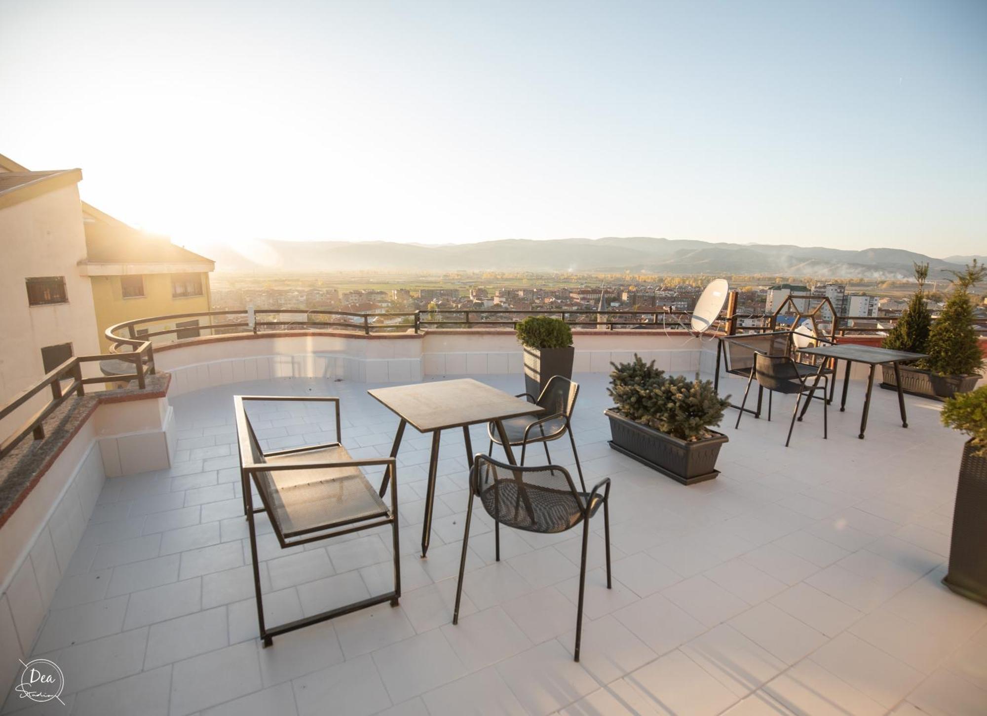 Suite Terrace Rooms & Apartments Korce Exterior photo