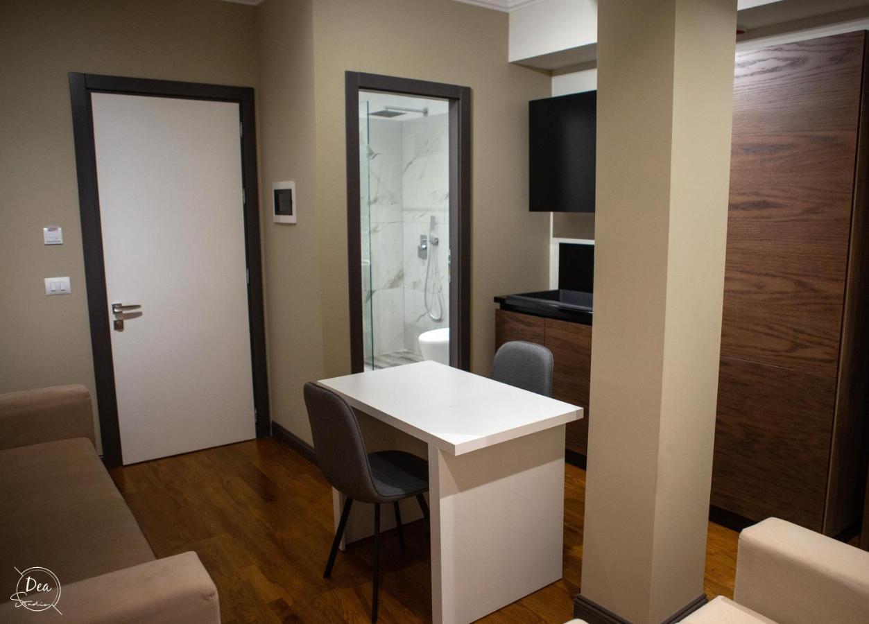 Suite Terrace Rooms & Apartments Korce Exterior photo