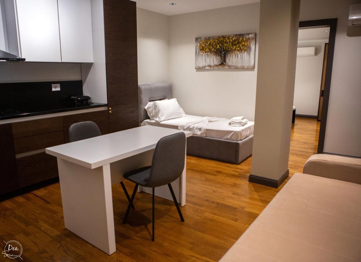 Suite Terrace Rooms & Apartments Korce Exterior photo