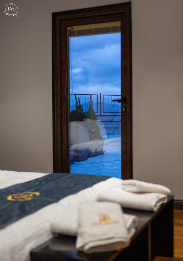 Suite Terrace Rooms & Apartments Korce Exterior photo