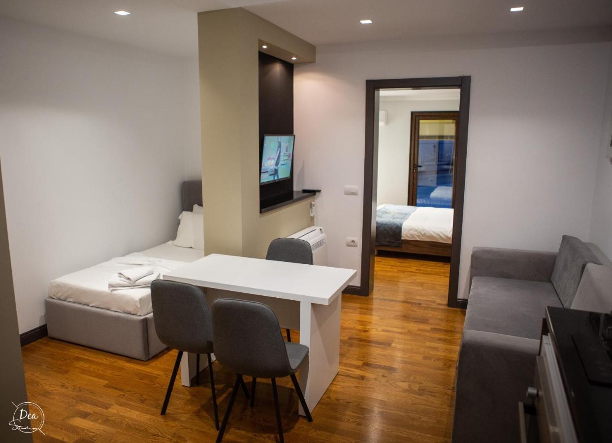 Suite Terrace Rooms & Apartments Korce Exterior photo